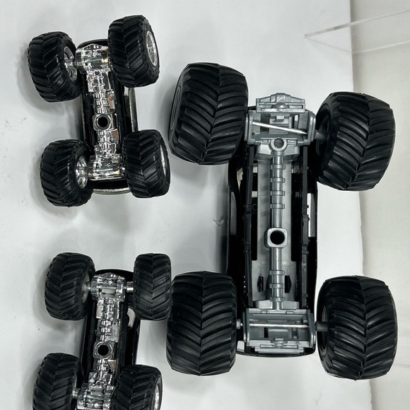 Hot Wheels Monster Jam Truck Mohawk Warrior Lot 1:64 1:24 - Picture 5 of 13